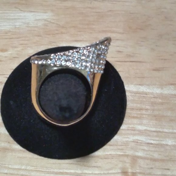 Stunning!! Designer Vince Camuto Size 7 Ring = Gold Tone ANGLE with Rhinestones - Picture 3 of 3